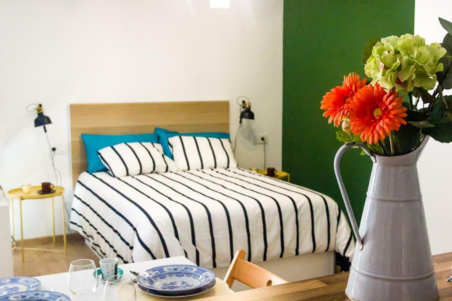 Monkeys Apartments San Isidoro Seville Ngoại thất bức ảnh